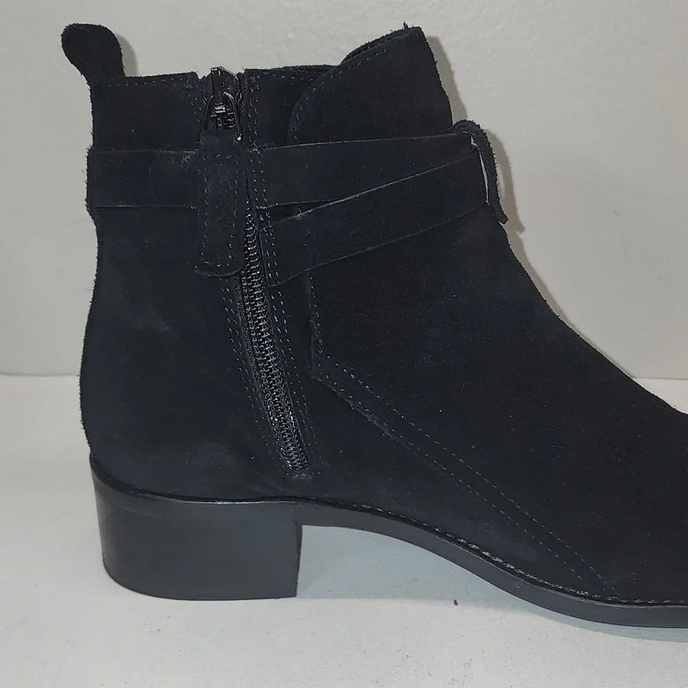 AQUATALIA Black suede low (1-1.9 in heel size 6.5